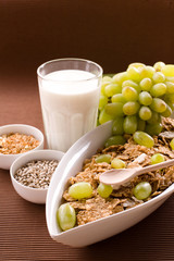 muesli, milk and grape