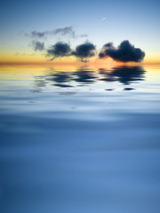 Obraz premium Blue water and clouds 