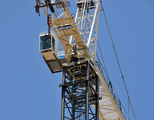 heavy duty construction crane