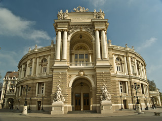 Fototapeta na wymiar Budynek Opery w Odessie Ukrainie