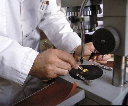 laboratoire m&eacute;dical