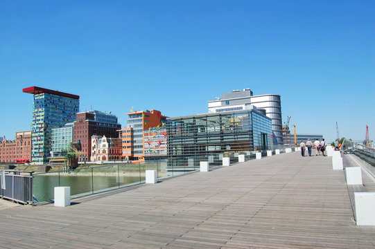 b&uuml;rogeb&auml;ude im medienhafen d&uuml;sseldorf
