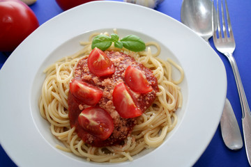 Nudeln mit Tomatensosse