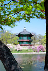 Fototapeta premium An old Pavilion at Kyoungbok Palace in Seoul, Korea.