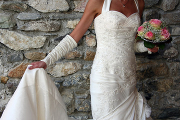 Brautkleid und Strauß