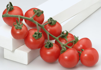 pomodori piccoli tondi