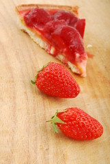 deux fraises et une tarte