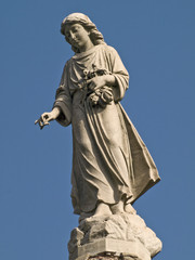 Statue