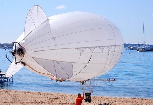 Dirigeable avec une cam&eacute;ra 3