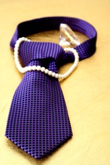 Purple diamond tie pearls