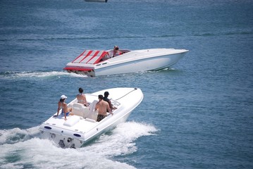 Intercoastal Boating on a Sunday Afternoon