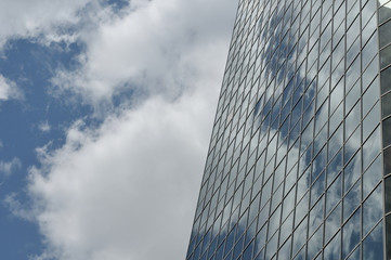 Fototapeta na wymiar Skyscraper / Gratte ciel (Office building)