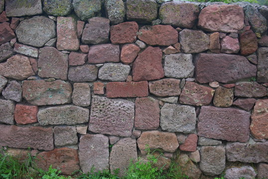 Muro di trachite 