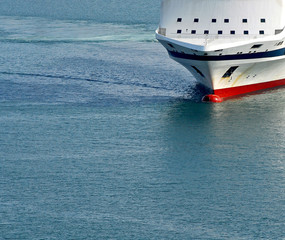 prua di nave passeggeri