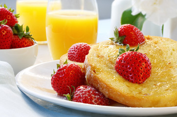 French Toast with Strawberries