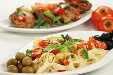 Spaghetti with vegetable and chicken meat