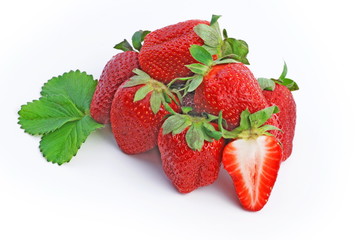 süße leckere erdbeeren mit blatt