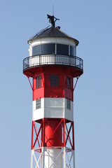 Leuchtturm in rot und weiß