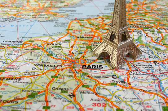 Eiffel tower on france map