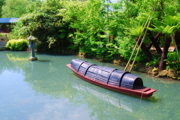 Paradisio chine boat