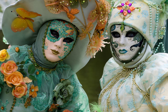 costume masque déguisement carnaval fête venise secret chapeau