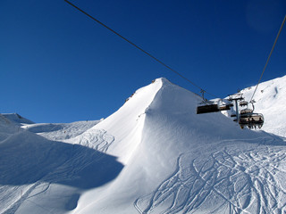 Obraz premium Alpen mit Seilbahn