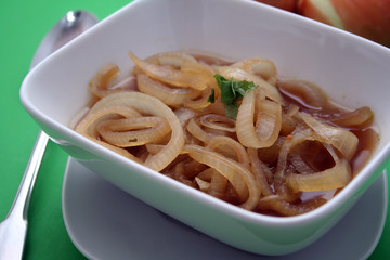 Zwiebelsuppe