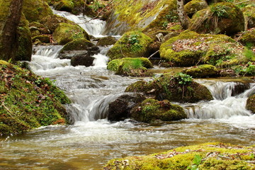 Cascade dans une rivière