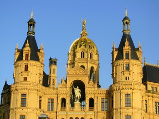 Fototapeta na wymiar Schloss in Schwerin