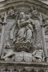 Fototapeta na wymiar Château d'Amboise - religijne rze¼by kaplica Saint-Hubert