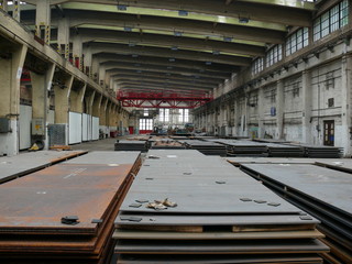 Stillstand in Fabrikhalle