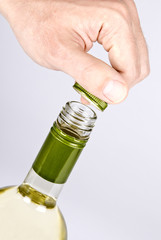 Opening A Bottle of Wihte Wine with Screwcap