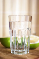 mineralwasser und grapefruit