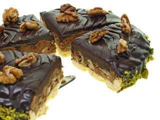 walnuss torte mit schokoladen überzug