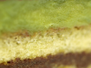 biskuitkuchen mit grünteecreme