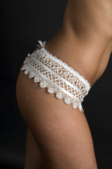 String sur les fesses d'une jeune femme