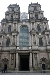 Fototapeta na wymiar Saint-Pierre katedra w Rennes (Ille-et-Vilaine, Bretania)