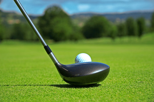 drive de golf sur le parcours