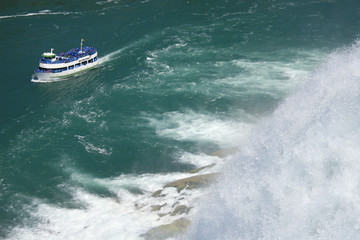 Naklejka premium Niagara Falls Tour Boat
