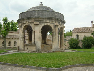 Obraz premium Collecteur d'eau de la Chartreuse de Villeneuve lez Avignon