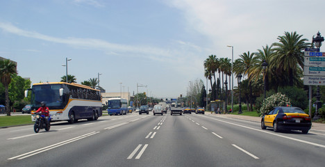 eine Hauptstraße in Barcelona