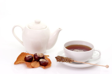 Schwarzer Tee mit Kännchen