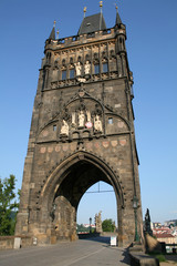Fototapeta na wymiar wieża prowadzące do Karola w Pradze