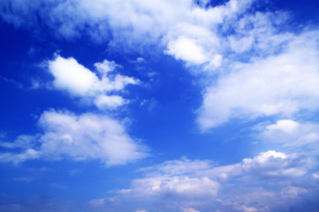 hellige Tag mit Wolken