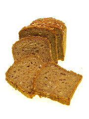 geschnittene vollkornbrot mit sonnenblumenkernen
