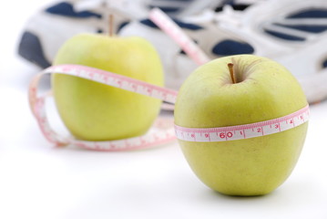 diet und sport - apfel mit bandmaß