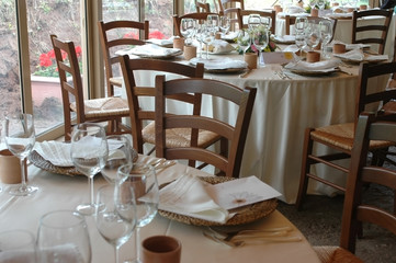 restaurant table set 