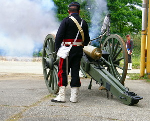 tir au canon d'ancienne arm&eacute;e 