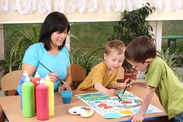 preschoolers and painting