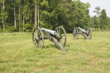 Civil war cannons on battlefield 2